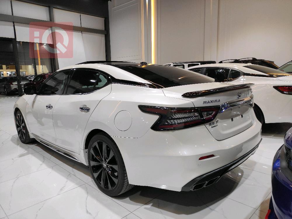 Nissan Maxima